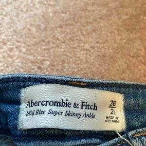 selling abercrombie & fitch jeans size:26